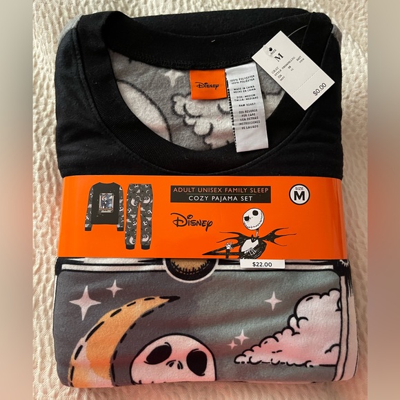 NWT Disney Nightmare Before Christmas Pajama Set Adult Medium - Picture 2 of 2